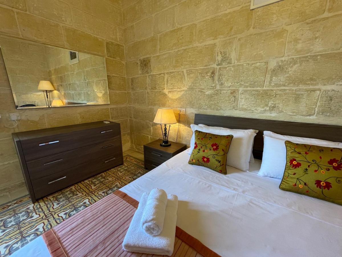 Отель Penelope Townhouse Ghajn il-Kbira  Экстерьер фото