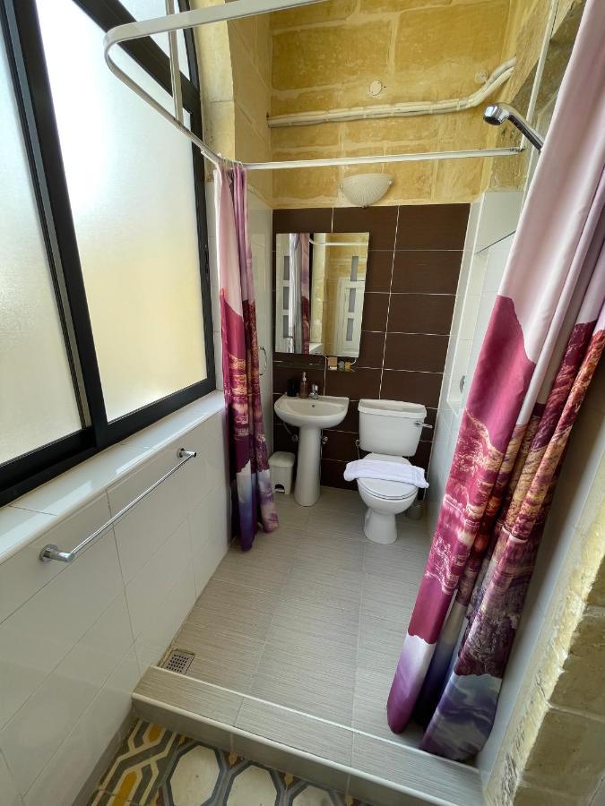 Отель Penelope Townhouse Ghajn il-Kbira  Экстерьер фото