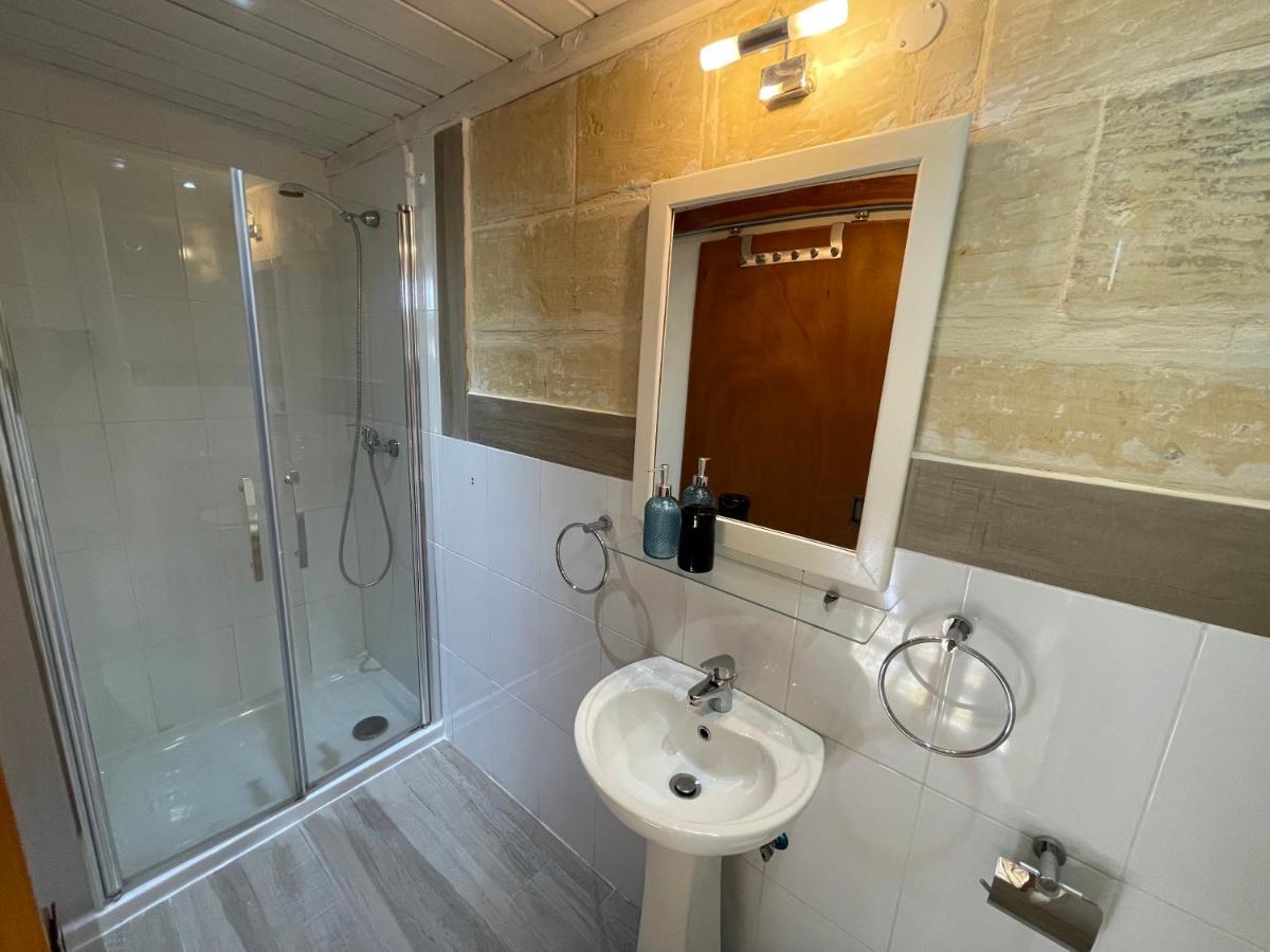 Отель Penelope Townhouse Ghajn il-Kbira  Экстерьер фото